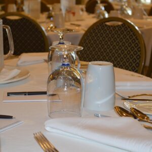 table-1203381_1280 Corporate Events